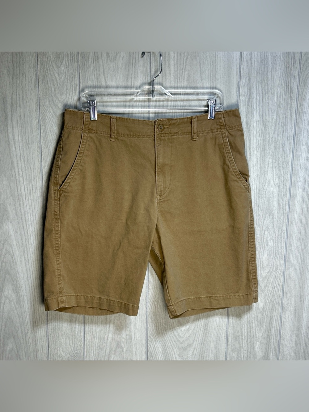 Old Navy Men’s Khaki Shorts Size 34